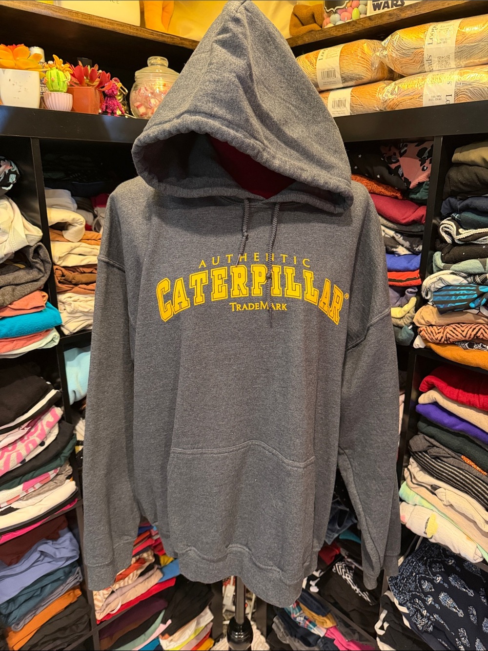#641. men’s Caterpillar hoodie. Xl